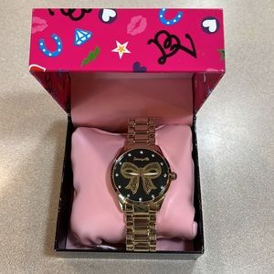 Betsey Johnson Betseyville gold watch with bow design in display box